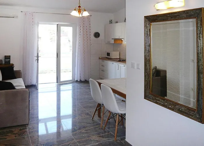 Couple Getaway Near Adriatic Sea * Биоград-на-Мору