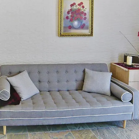 Adelheid In Biograd, Close To The بيوغْغاد نا موغو